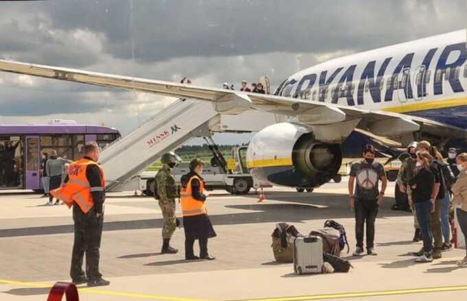 В Польше пассажир Ryanair пытался задушить соседа и угрожал взорвать самолет